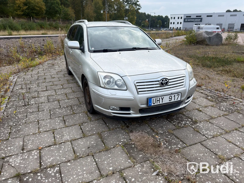 Toyota AVENSIS -2003