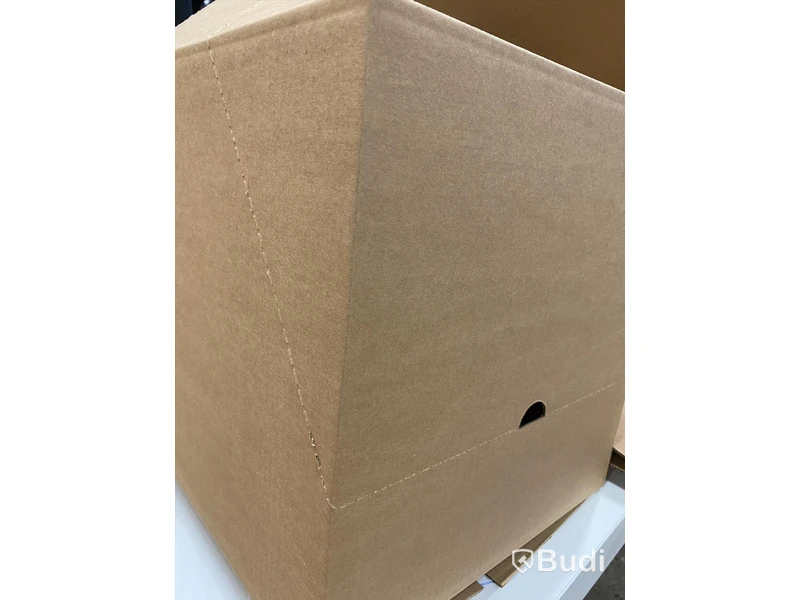Pall med packlådor två storlekar