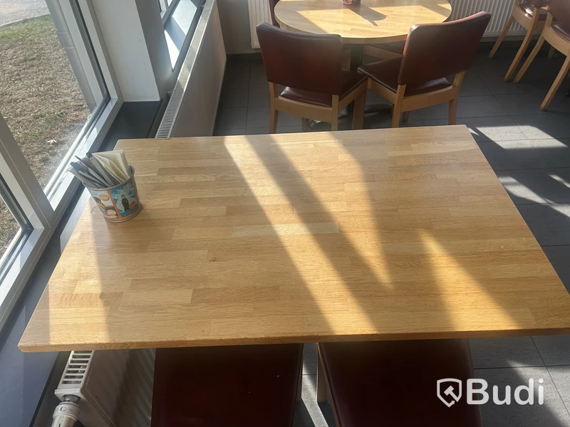 16 tables, 120x80x75 cm