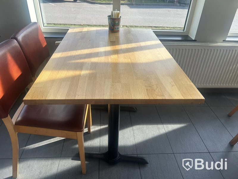16 tables, 120x80x75 cm