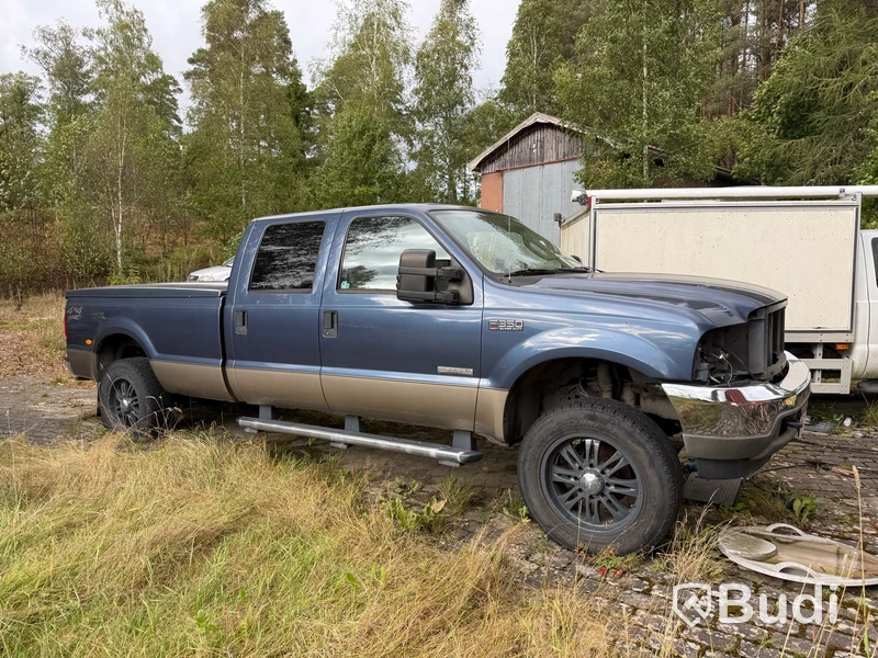 Ford F-350 Crew Cab 6.0 V8 4x4 | 330 hk | 2004 - Reparationsobjekt