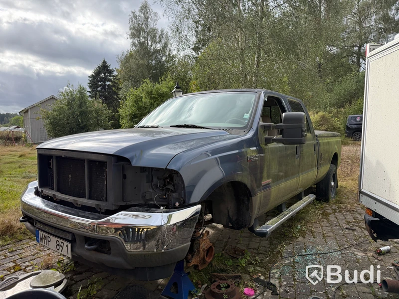 Ford F-350 Crew Cab 6.0 V8 4x4 | 330 hk | 2004 - Reparationsobjekt