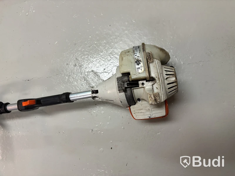 Long-reach hedge trimmer Stihl HL 100 with harness