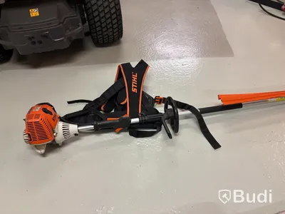 Long-reach hedge trimmer Stihl HL 100 with harness