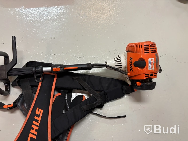 Long-reach hedge trimmer Stihl HL 100 with harness
