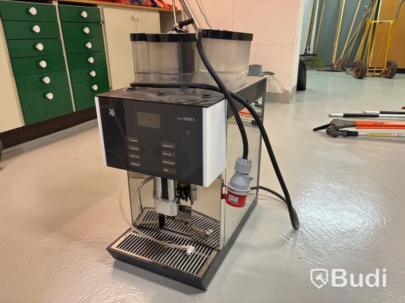 WMF 2000 S coffee machine, multiple beverage options