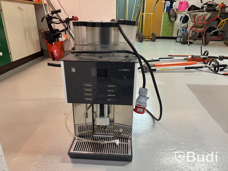 WMF 2000 S coffee machine, multiple beverage options