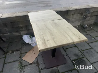 Utemöbelset, bord och stolar