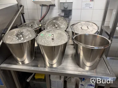 6 st rostfria hinkar med lock | 12 L