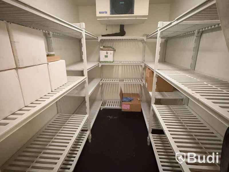 Fristående hyllsystem i frysrum
