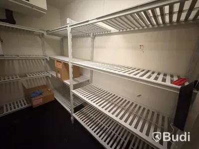 Fristående hyllsystem i frysrum