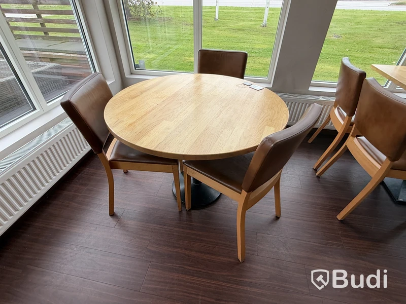 Komplett möbelinredning | 86 stolar & 32 bord