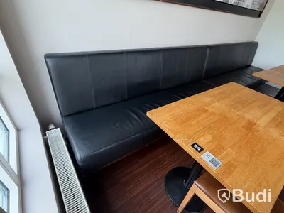 Komplett möbelinredning | 86 stolar & 32 bord