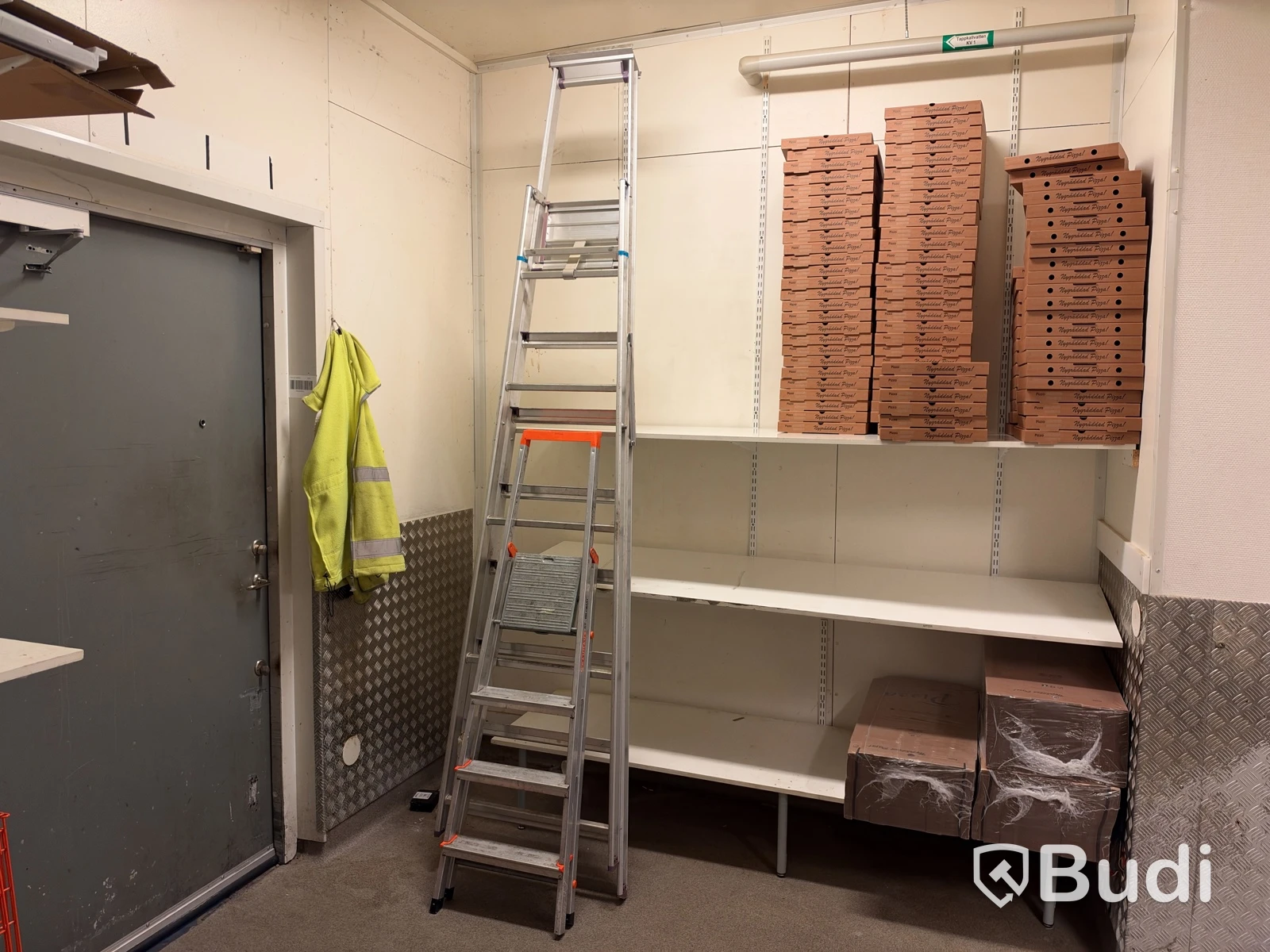 2 ladders