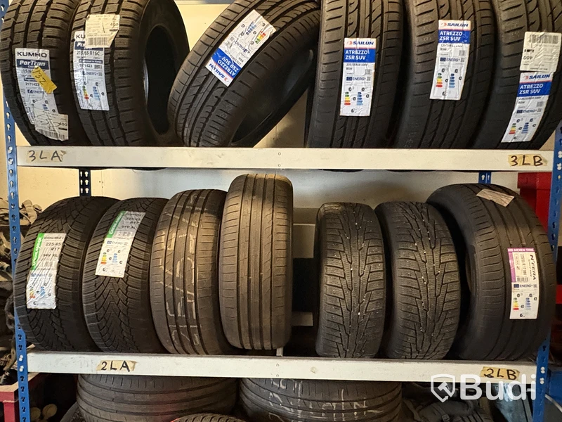 Däckställ med nya däck