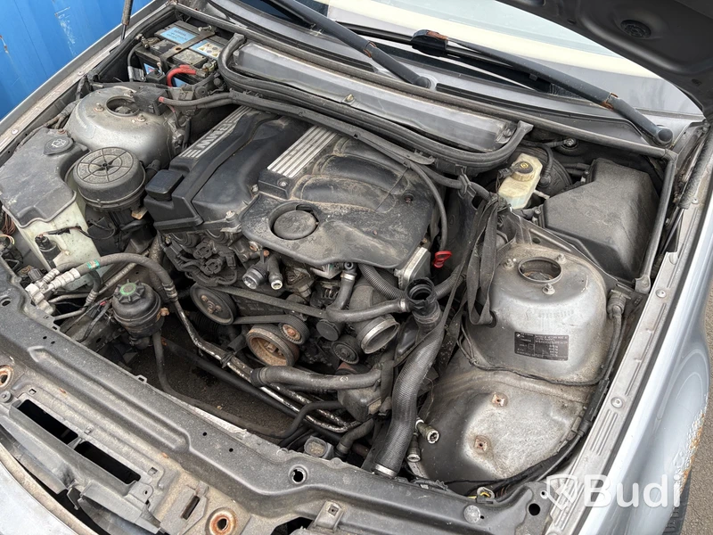 BMW 318i tou -2004 | Reparationsobjekt