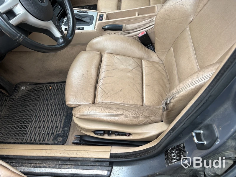 BMW 318i tou -2004 | Reparationsobjekt
