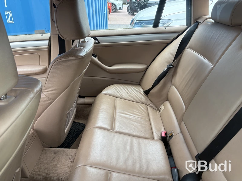 BMW 318i tou -2004 | Reparationsobjekt