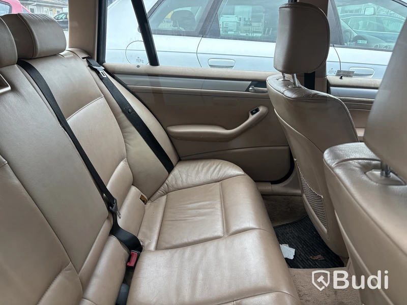 BMW 318i tou -2004 | Reparationsobjekt
