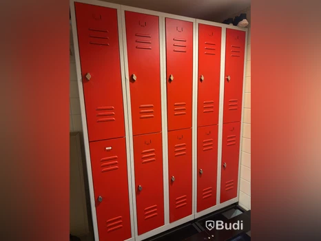 10 st. Omklädningsskåp BURD