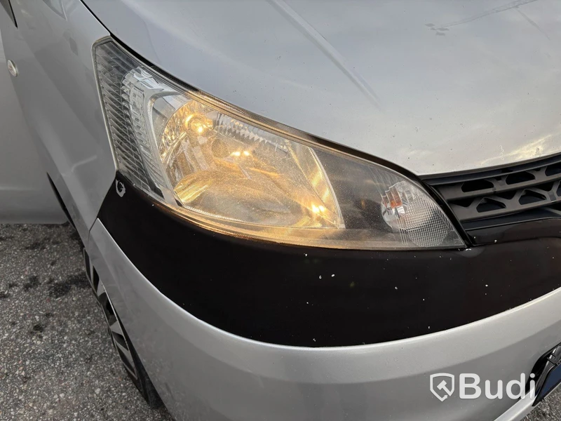 Skåpbil Nissan NV200 -2018
