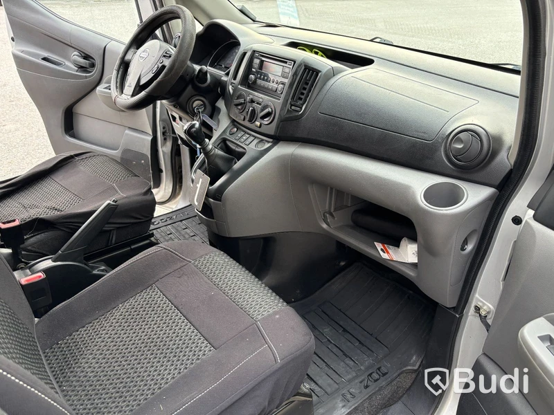 Skåpbil Nissan NV200 -2018