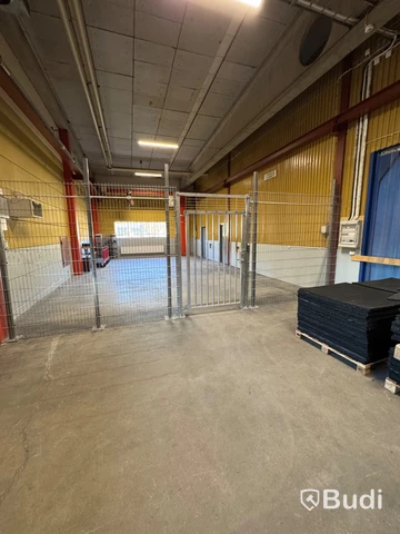 Staket med gallergrind, 680 cm