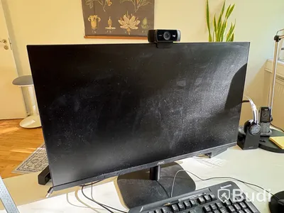 Kontorsmöbler och utrustning, skrivbord och soffa