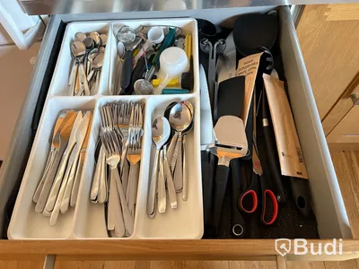 Parti köksmöbler och hushållsapparater