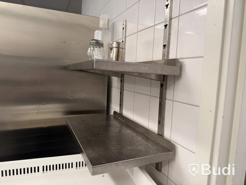 6 st rostfria vägghyllor med innehåll
