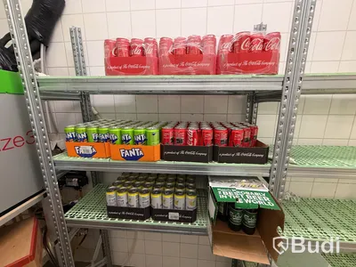Hyllsystem inklusive läsk & alkoholfri öl