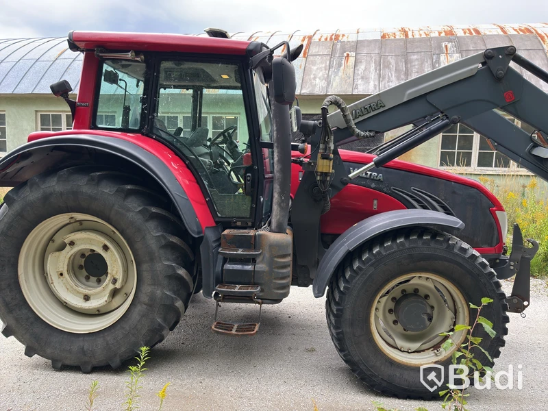 Valtra ELP756 T163 Tractor with Loader