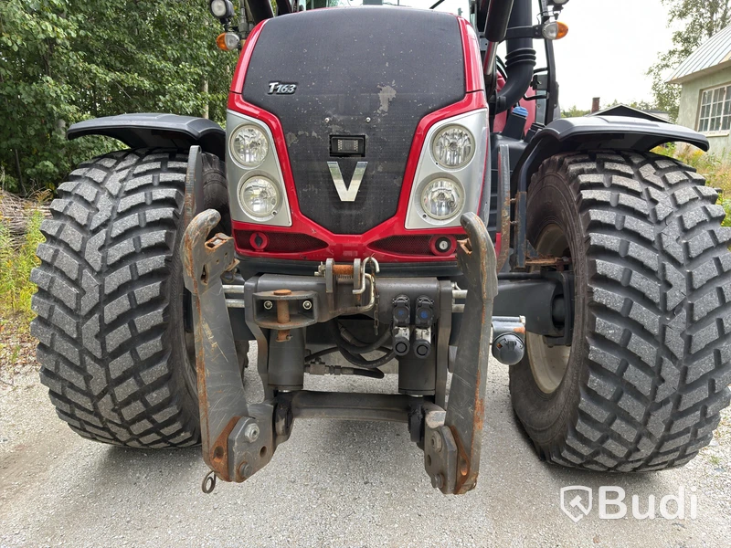 Valtra ELP756 T163 Tractor with Loader