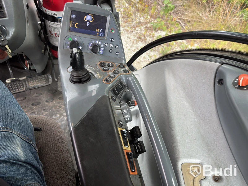 Valtra ELP756 T163 Tractor with Loader