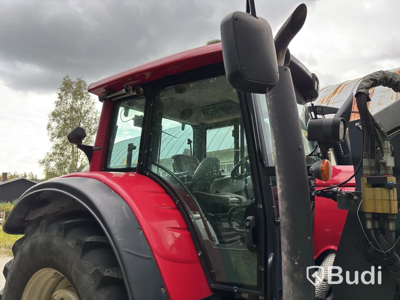 Valtra ELP756 T163 Tractor with Loader