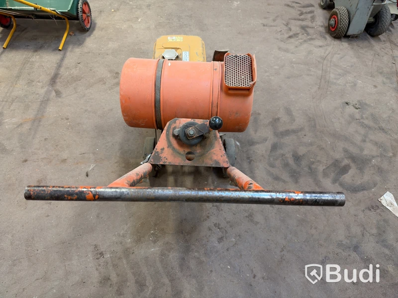 Betongkap Mikasa, bensindriven