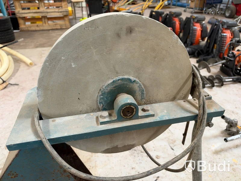 Grinding machine with large grindstone and stand