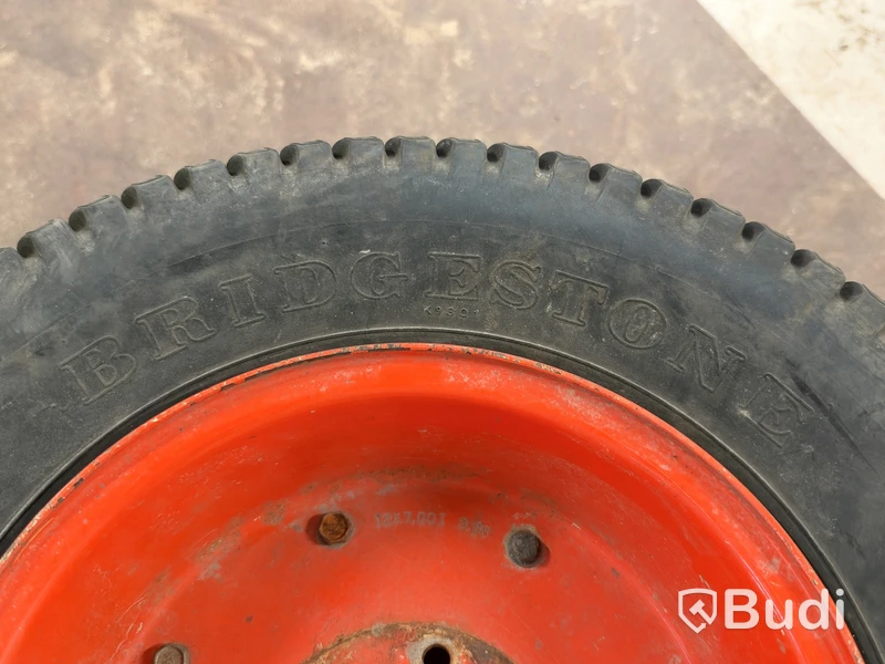 2 hjul Bridgestone 24x8.50-12 | Holder