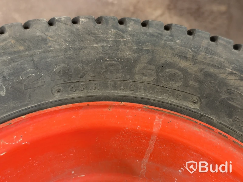 2 hjul Bridgestone 24x8.50-12 | Holder