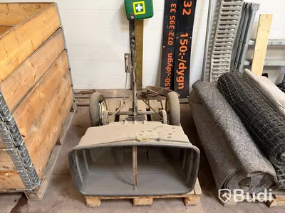 Tow-behind fertilizer spreader