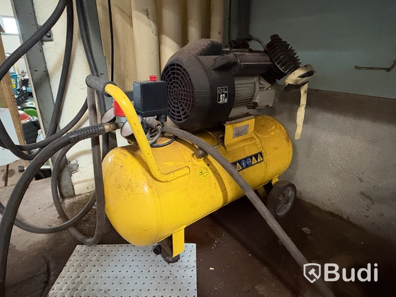 Stanley DV2 400/10/50K air compressor, 50 L