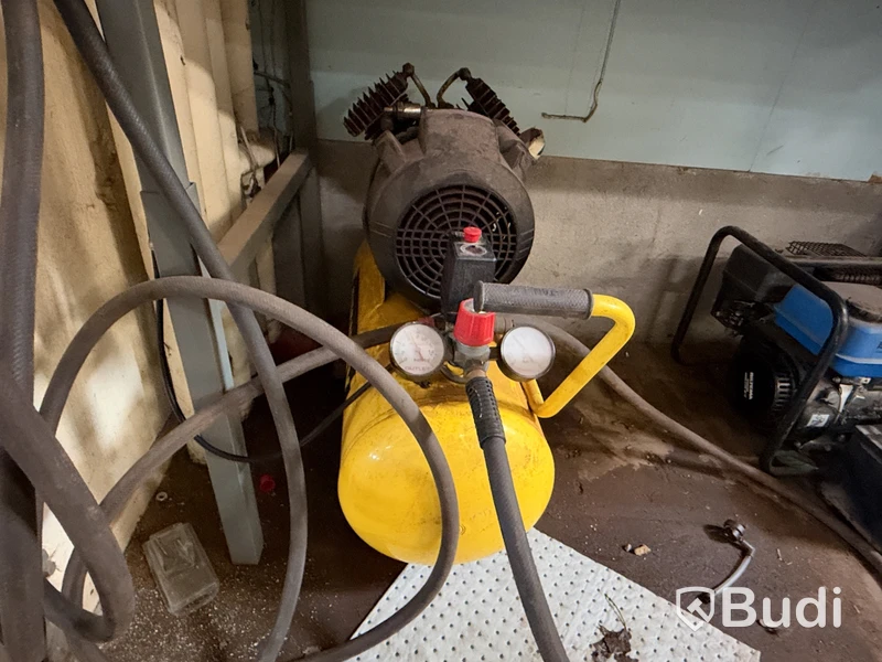 Stanley DV2 400/10/50K air compressor, 50 L