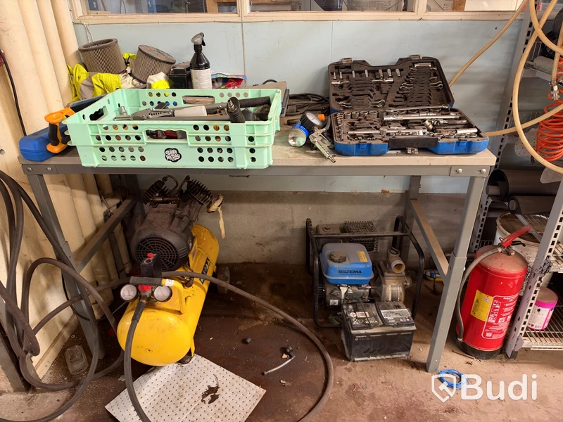 Lot of workshop equipment and tools