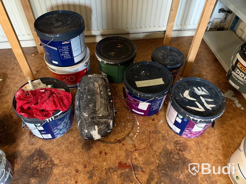 Lot of paint, oils and chemicals