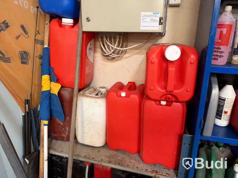 Lot of paint, oils and chemicals