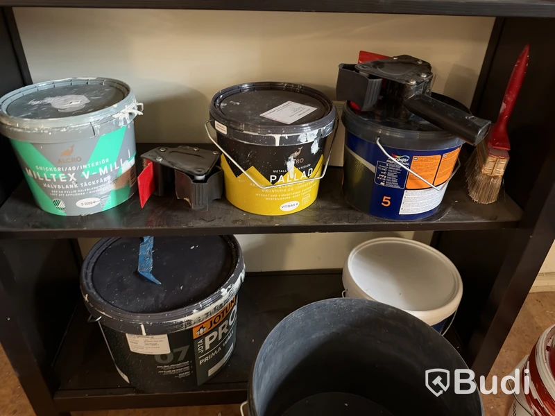 Lot of paint, oils and chemicals