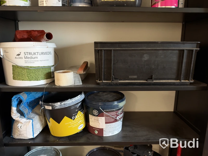 Lot of paint, oils and chemicals