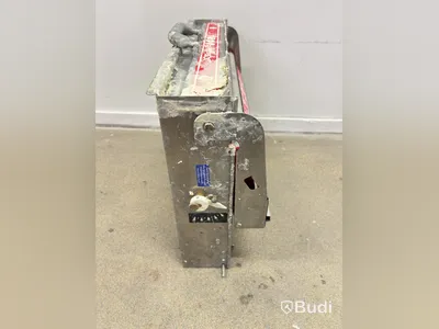 2 Tapofix CB70 wallpaper pasting machines