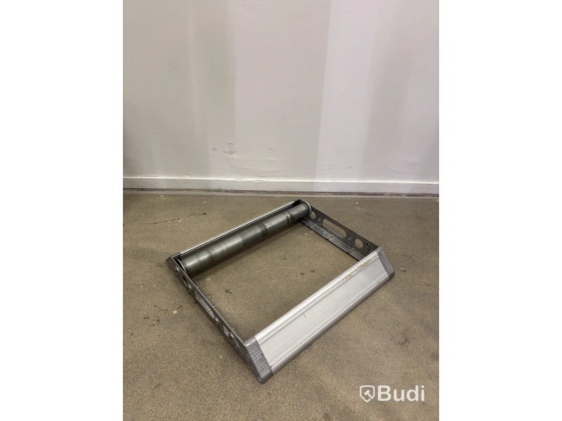 2 Lubbering cable reel stands