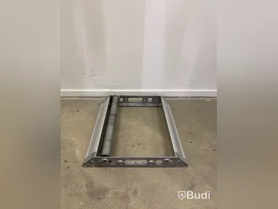 2 Lubbering cable reel stands